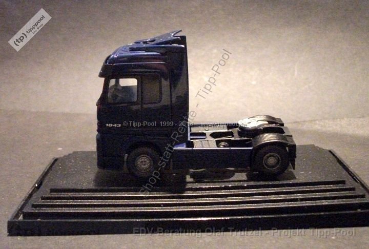 ww3-mb080 -mercedes-actros-1843-enzianblau-pc-box-018-dscf4873