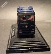 ww3-mb080 -mercedes-actros-1843-enzianblau-pc-box-018-dscf4871