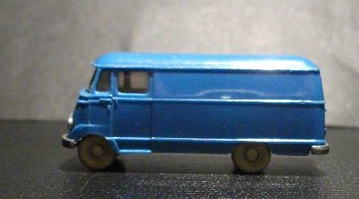 WW2-0265-01-CD-MB-L-319-Lieferwagen-blau-028050-DSCF3176